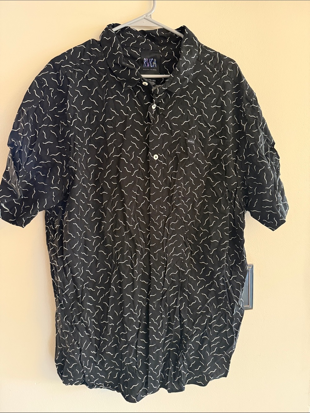 RVCA Black Short-Sleeve Button-Down Men’s XXL